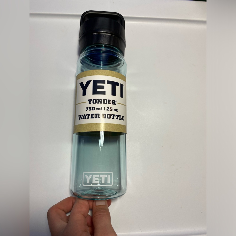 Yeti yunder water bottle, 25oz